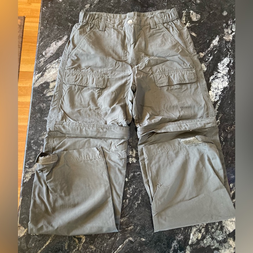 Boys L White Sierra quick dry convertible hiking pants.